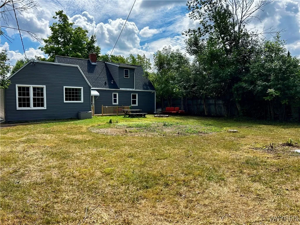 58 Lynbrook Avenue, Tonawanda, New York 14150, Tonawanda, New York 14150, 4 Bedrooms Bedrooms, 8 Rooms Rooms,1 BathroomBathrooms,Residential,For Sale,58 Lynbrook Avenue, Tonawanda, New York 14150,B1625851