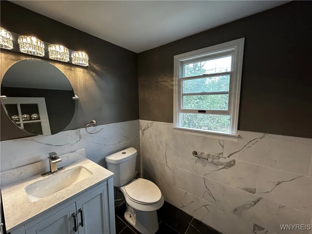 1/2 Bath