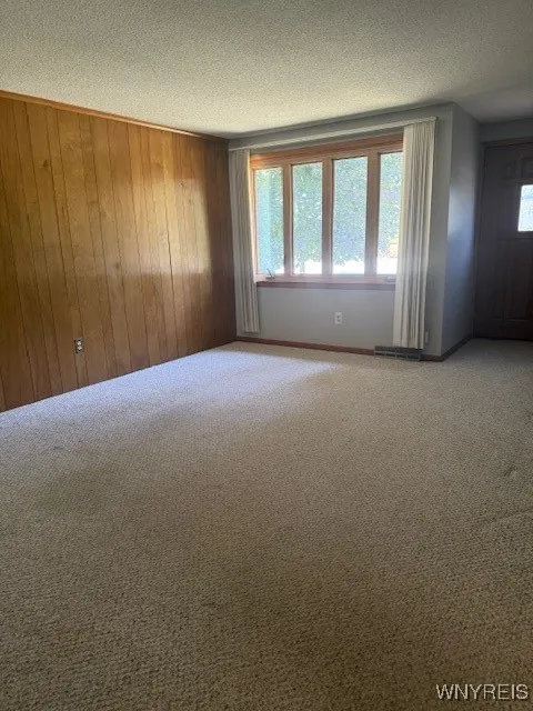 399 French Road, West Seneca, New York 14224, West Seneca, New York 14224, 3 Bedrooms Bedrooms, 5 Rooms Rooms,1 BathroomBathrooms,Residential,For Sale,399 French Road, West Seneca, New York 14224,B1625336