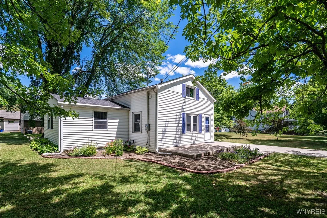 11 Middlesex Road, Orchard Park, New York 14127, Orchard Park, New York 14127, 3 Bedrooms Bedrooms, 5 Rooms Rooms,1 BathroomBathrooms,Residential,For Sale,11 Middlesex Road, Orchard Park, New York 14127,B1625876