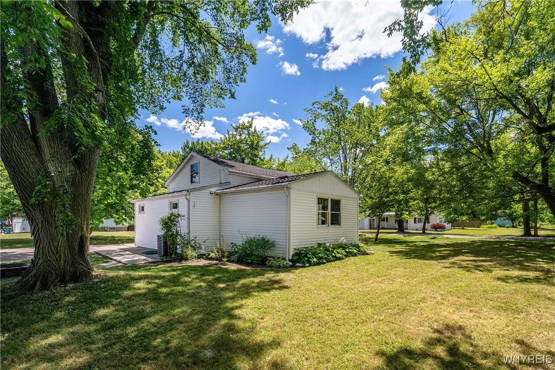 11 Middlesex Road, Orchard Park, New York 14127, Orchard Park, New York 14127, 3 Bedrooms Bedrooms, 5 Rooms Rooms,1 BathroomBathrooms,Residential,For Sale,11 Middlesex Road, Orchard Park, New York 14127,B1625876