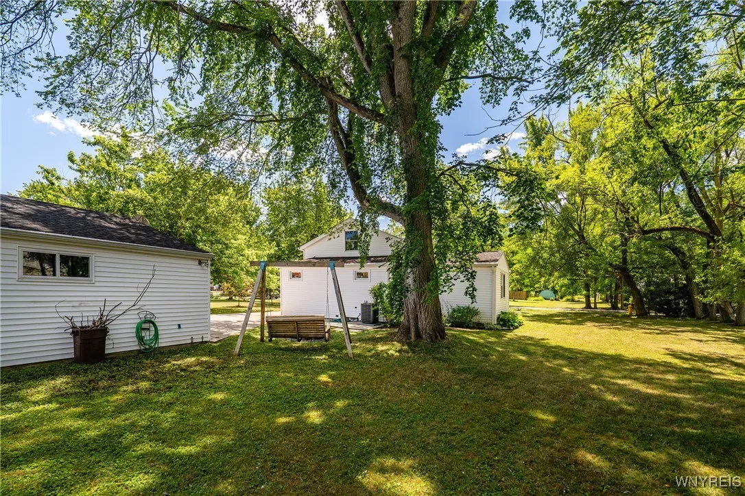 11 Middlesex Road, Orchard Park, New York 14127, Orchard Park, New York 14127, 3 Bedrooms Bedrooms, 5 Rooms Rooms,1 BathroomBathrooms,Residential,For Sale,11 Middlesex Road, Orchard Park, New York 14127,B1625876