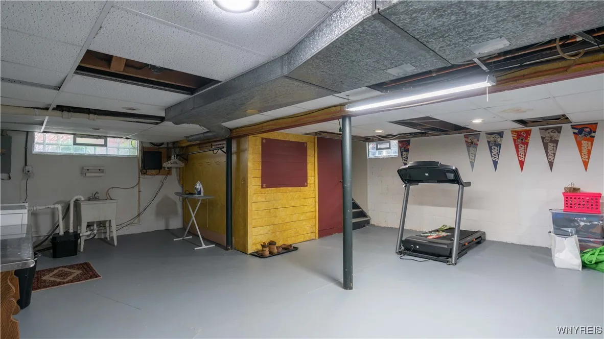 59 South Lincoln Avenue, Orchard Park, New York 14, Orchard Park, New York 14127, 3 Bedrooms Bedrooms, 9 Rooms Rooms,1 BathroomBathrooms,Residential,For Sale,59 South Lincoln Avenue, Orchard Park, New York 14,B1624136
