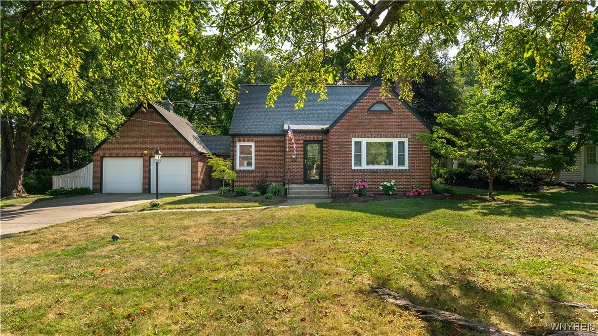 59 South Lincoln Avenue, Orchard Park, New York 14, Orchard Park, New York 14127, 3 Bedrooms Bedrooms, 9 Rooms Rooms,1 BathroomBathrooms,Residential,For Sale,59 South Lincoln Avenue, Orchard Park, New York 14,B1624136