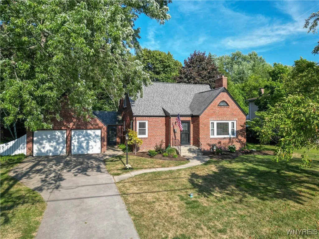 59 South Lincoln Avenue, Orchard Park, New York 14, Orchard Park, New York 14127, 3 Bedrooms Bedrooms, 9 Rooms Rooms,1 BathroomBathrooms,Residential,For Sale,59 South Lincoln Avenue, Orchard Park, New York 14,B1624136