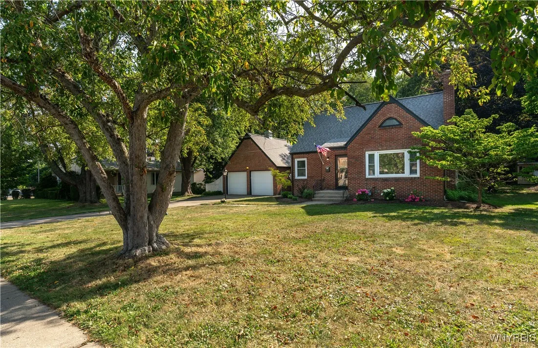 59 South Lincoln Avenue, Orchard Park, New York 14, Orchard Park, New York 14127, 3 Bedrooms Bedrooms, 9 Rooms Rooms,1 BathroomBathrooms,Residential,For Sale,59 South Lincoln Avenue, Orchard Park, New York 14,B1624136