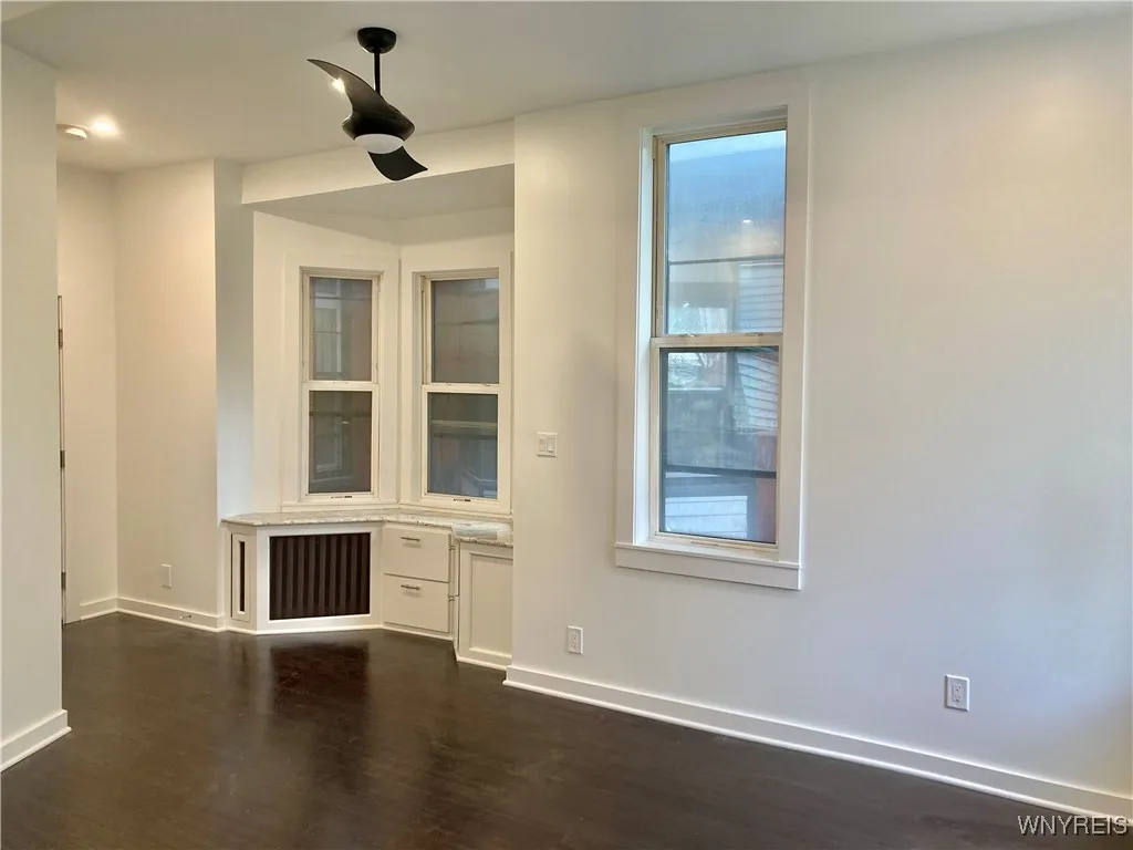 58 Trinity Place 7, Buffalo, New York 14201, Buffalo, New York 14201, 1 Room Rooms,1 BathroomBathrooms,Residential Lease,For Rent,58 Trinity Place 7, Buffalo, New York 14201,B1625512