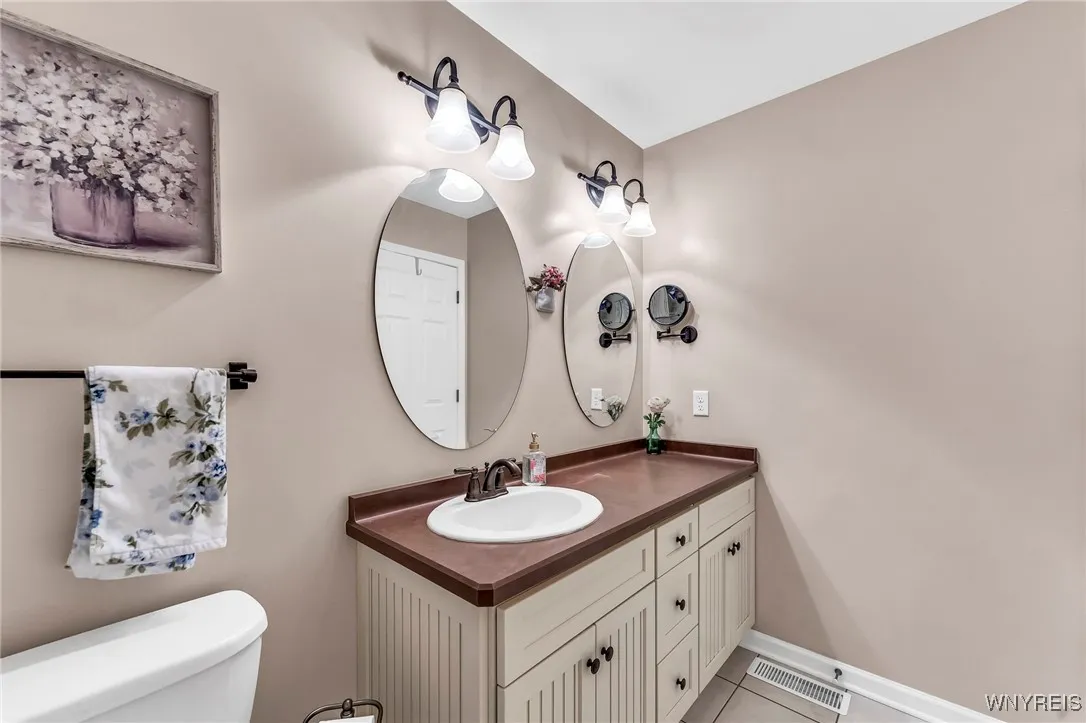 4650 Martingale Court, Aurora, New York 14052, Aurora, New York 14052, 3 Bedrooms Bedrooms, 6 Rooms Rooms,2 BathroomsBathrooms,Residential,Closed,4650 Martingale Court, Aurora, New York 14052,0,B1625955