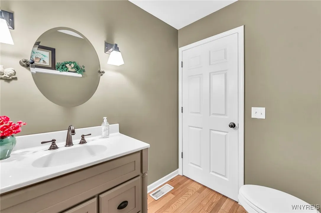 4650 Martingale Court, Aurora, New York 14052, Aurora, New York 14052, 3 Bedrooms Bedrooms, 6 Rooms Rooms,2 BathroomsBathrooms,Residential,Closed,4650 Martingale Court, Aurora, New York 14052,0,B1625955