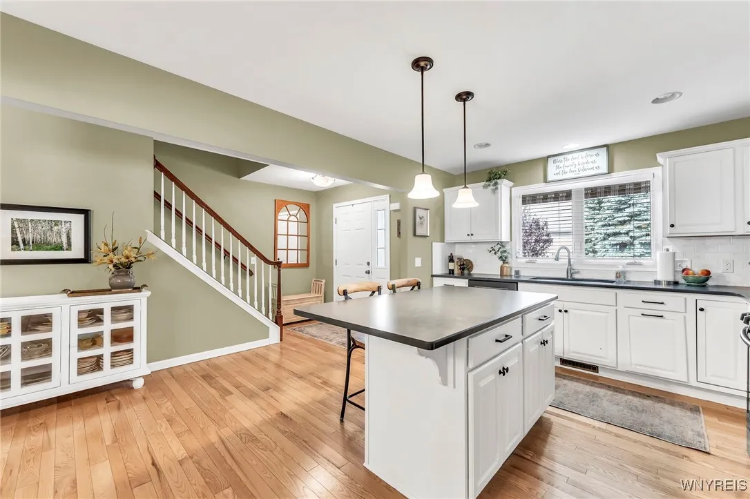 4650 Martingale Court, Aurora, New York 14052, Aurora, New York 14052, 3 Bedrooms Bedrooms, 6 Rooms Rooms,2 BathroomsBathrooms,Residential,Closed,4650 Martingale Court, Aurora, New York 14052,0,B1625955