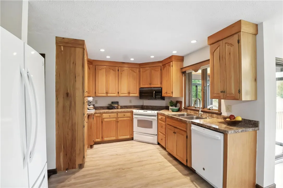 255 Five Points Road, Rush, New York 14543, Rush, New York 14543, 3 Bedrooms Bedrooms, 8 Rooms Rooms,2 BathroomsBathrooms,Residential,Closed,255 Five Points Road, Rush, New York 14543,0,R1623243