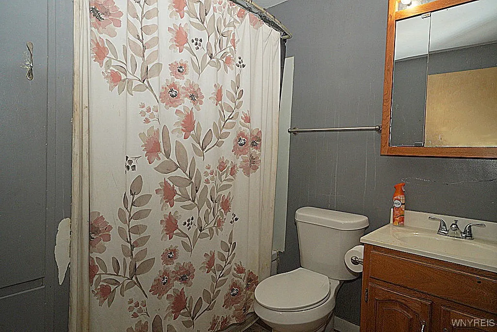 917 Nash Road, North Tonawanda, New York 14120, North Tonawanda, New York 14120, 4 Bedrooms Bedrooms, ,2 BathroomsBathrooms,Residential,For Sale,917 Nash Road, North Tonawanda, New York 14120,B1625509