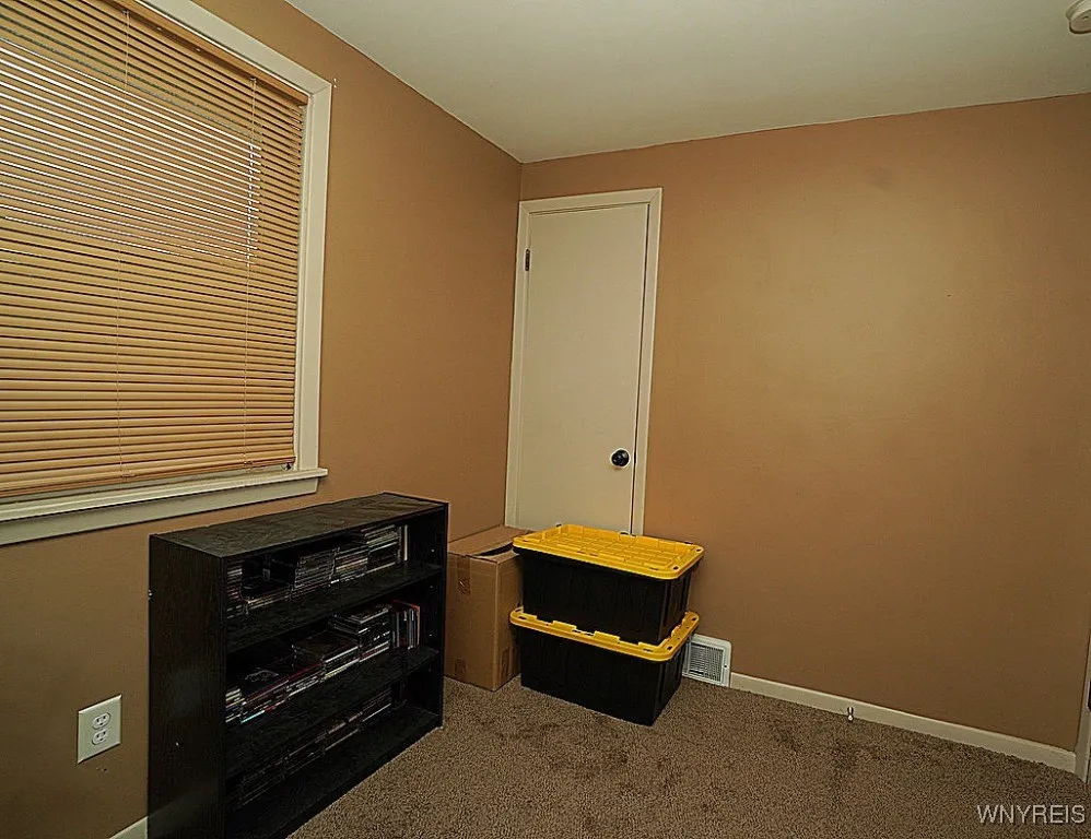 917 Nash Road, North Tonawanda, New York 14120, North Tonawanda, New York 14120, 4 Bedrooms Bedrooms, ,2 BathroomsBathrooms,Residential,For Sale,917 Nash Road, North Tonawanda, New York 14120,B1625509