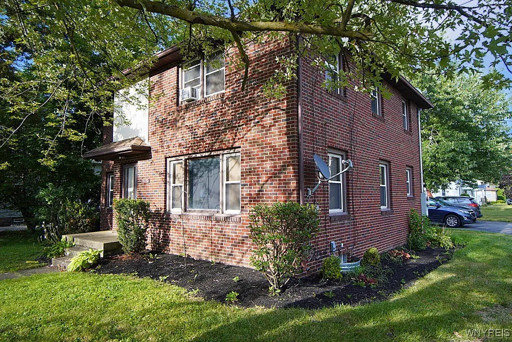 917 Nash Road, North Tonawanda, New York 14120, North Tonawanda, New York 14120, 4 Bedrooms Bedrooms, ,2 BathroomsBathrooms,Residential,For Sale,917 Nash Road, North Tonawanda, New York 14120,B1625509