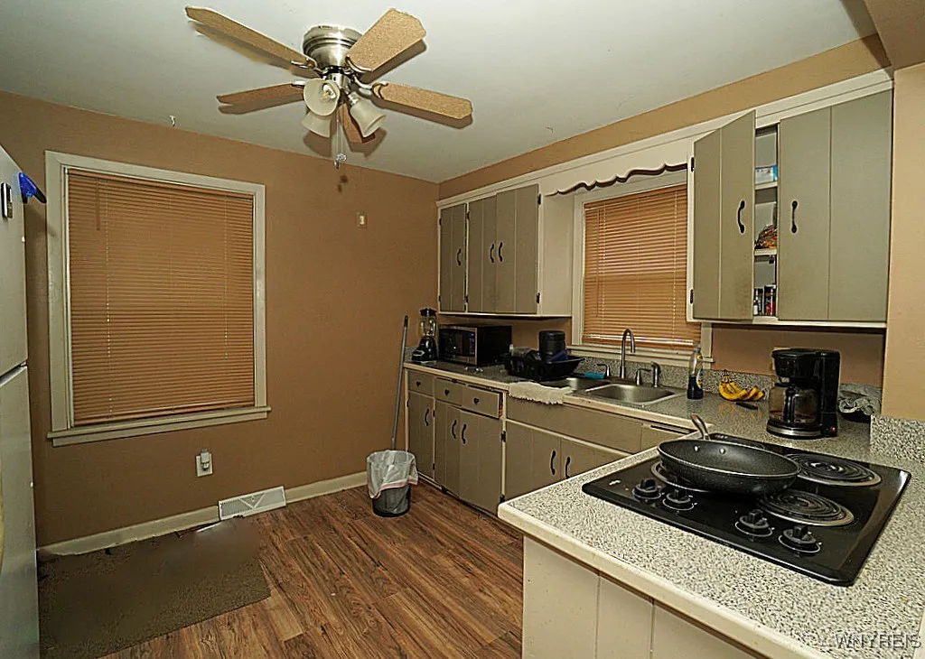 917 Nash Road, North Tonawanda, New York 14120, North Tonawanda, New York 14120, 4 Bedrooms Bedrooms, ,2 BathroomsBathrooms,Residential,For Sale,917 Nash Road, North Tonawanda, New York 14120,B1625509
