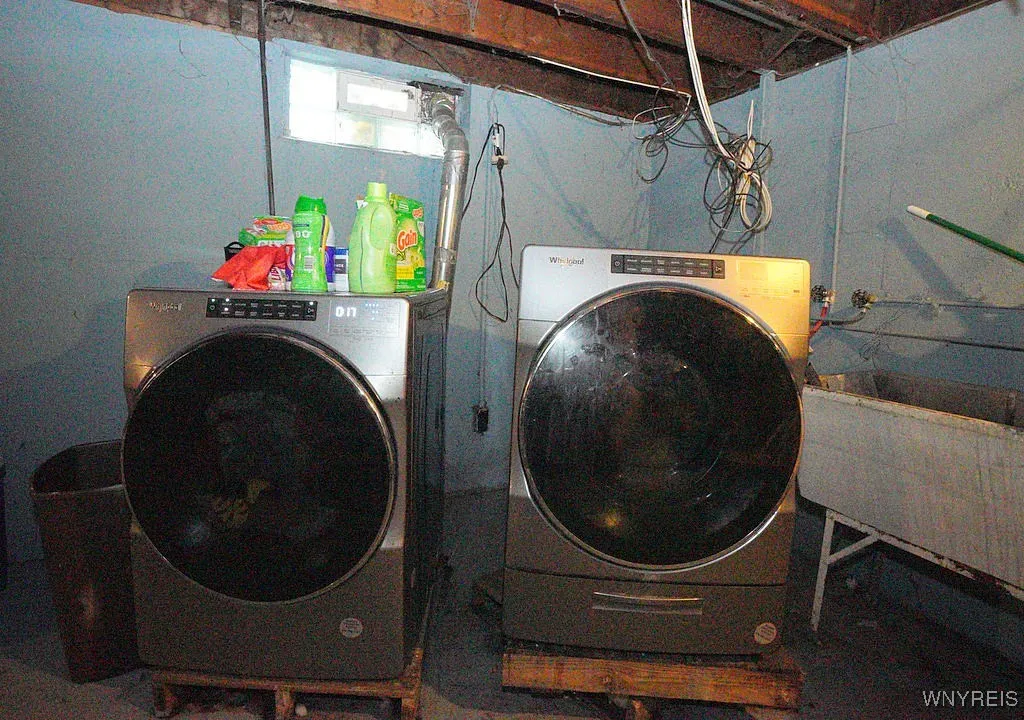 917 Nash Road, North Tonawanda, New York 14120, North Tonawanda, New York 14120, 4 Bedrooms Bedrooms, ,2 BathroomsBathrooms,Residential,For Sale,917 Nash Road, North Tonawanda, New York 14120,B1625509