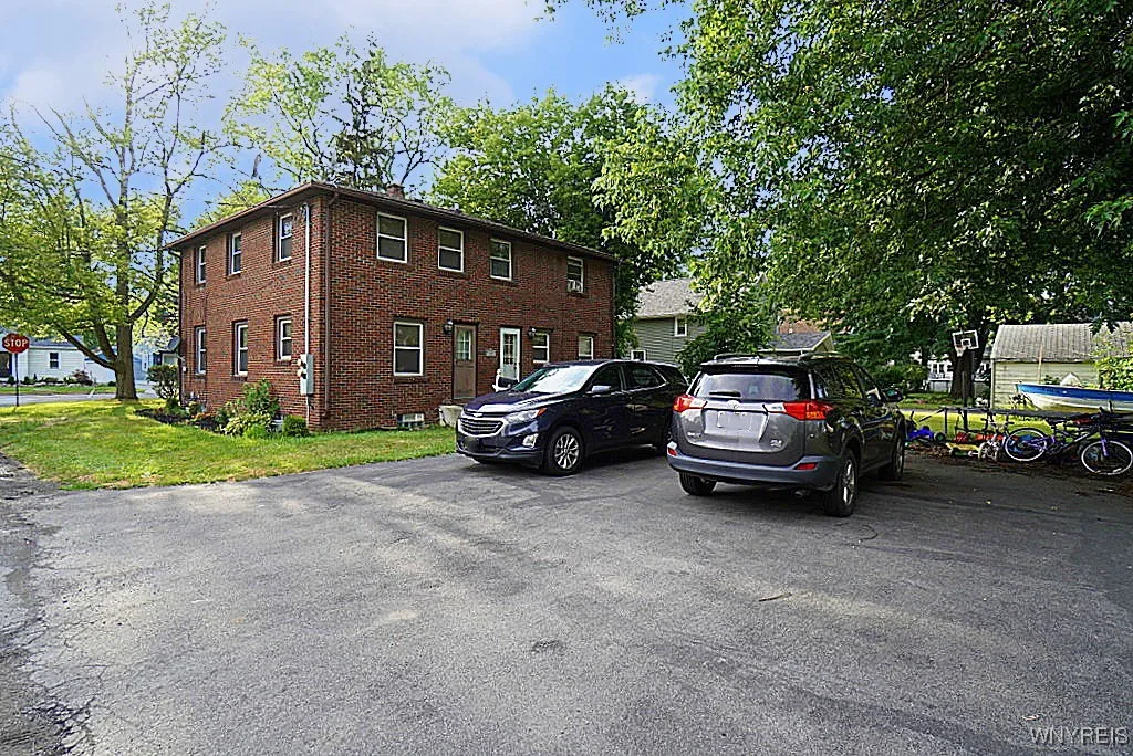 917 Nash Road, North Tonawanda, New York 14120, North Tonawanda, New York 14120, 4 Bedrooms Bedrooms, ,2 BathroomsBathrooms,Residential,For Sale,917 Nash Road, North Tonawanda, New York 14120,B1625509
