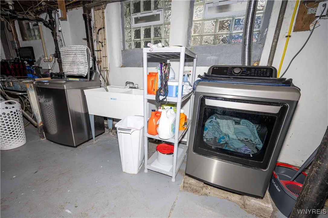 10 Taft Place, Dunkirk, New York 14048, Dunkirk, New York 14048, 4 Bedrooms Bedrooms, 10 Rooms Rooms,1 BathroomBathrooms,Residential,Closed,10 Taft Place, Dunkirk, New York 14048,0,B1625344