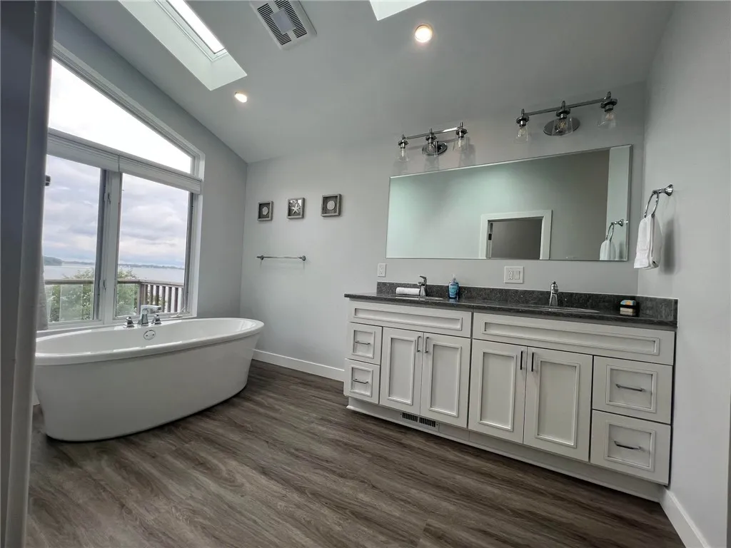 6776 Ann Lee Drive, Huron, New York 14516, Huron, New York 14516, 6 Bedrooms Bedrooms, 10 Rooms Rooms,3 BathroomsBathrooms,Residential Lease,For Rent,6776 Ann Lee Drive, Huron, New York 14516,R1625991