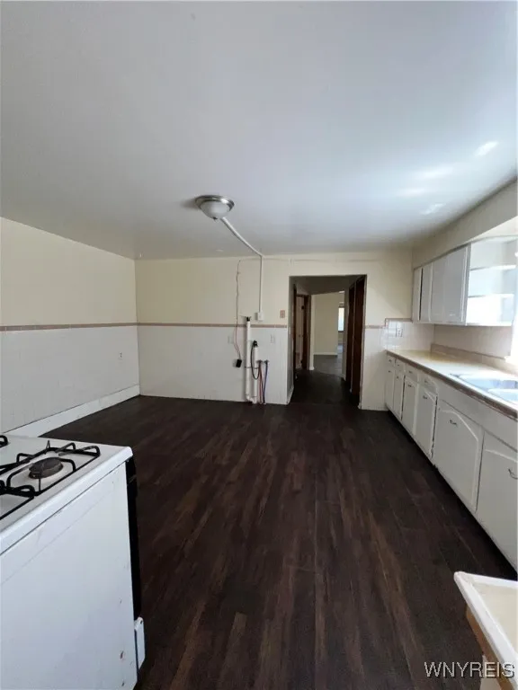 102 Gibson Street, Buffalo, New York 14212, Buffalo, New York 14212, 2 Bedrooms Bedrooms, 4 Rooms Rooms,2 BathroomsBathrooms,Residential Lease,For Rent,102 Gibson Street, Buffalo, New York 14212,B1626028