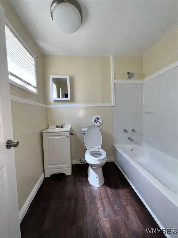 102 Gibson Street, Buffalo, New York 14212, Buffalo, New York 14212, 2 Bedrooms Bedrooms, 4 Rooms Rooms,2 BathroomsBathrooms,Residential Lease,For Rent,102 Gibson Street, Buffalo, New York 14212,B1626028