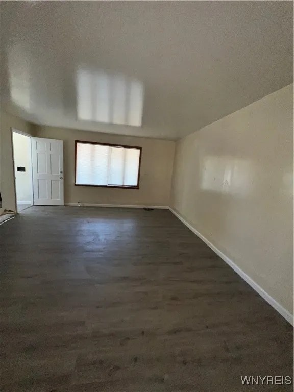 102 Gibson Street, Buffalo, New York 14212, Buffalo, New York 14212, 2 Bedrooms Bedrooms, 4 Rooms Rooms,2 BathroomsBathrooms,Residential Lease,For Rent,102 Gibson Street, Buffalo, New York 14212,B1626028