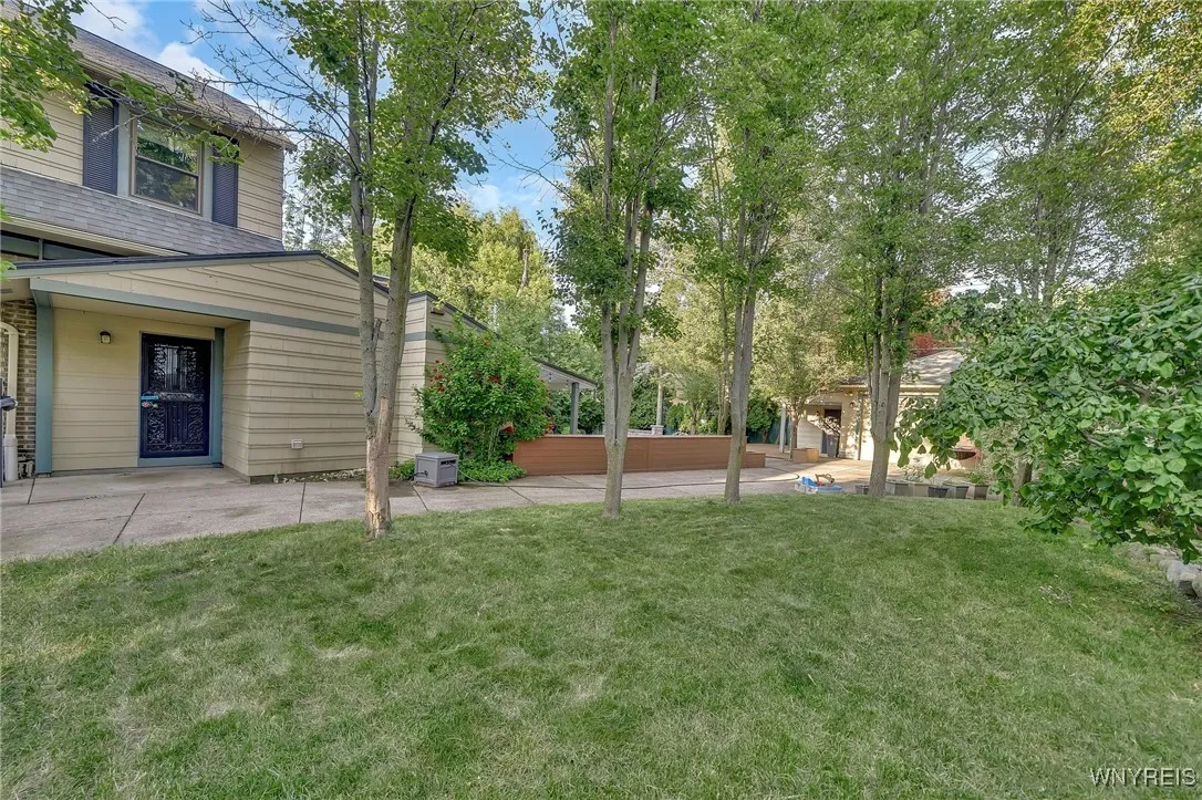 49 Burbank Drive, Amherst, New York 14226, Amherst, New York 14226, 3 Bedrooms Bedrooms, 9 Rooms Rooms,3 BathroomsBathrooms,Residential,For Sale,49 Burbank Drive, Amherst, New York 14226,B1624904