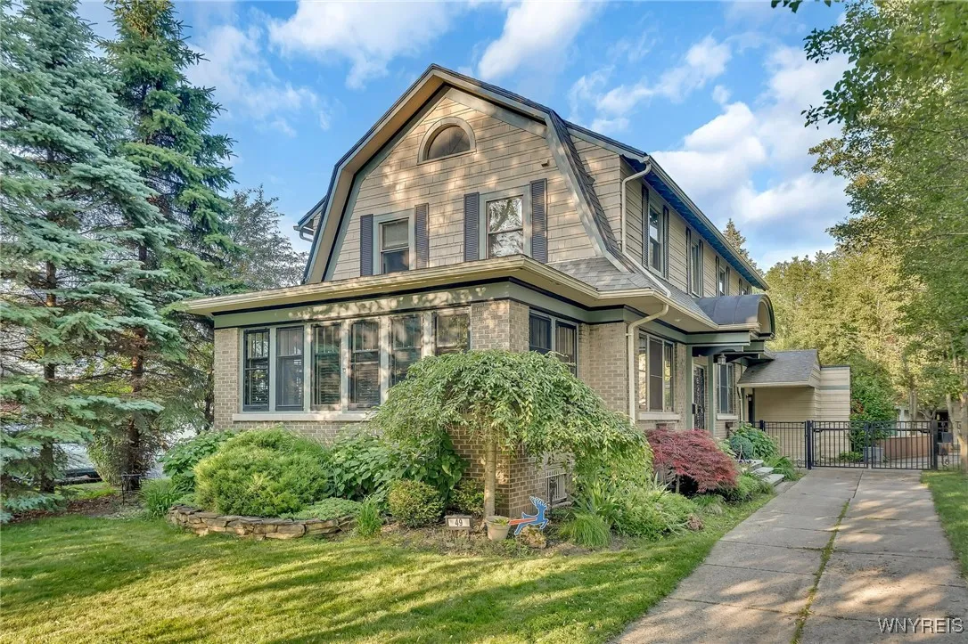 49 Burbank Drive, Amherst, New York 14226, Amherst, New York 14226, 3 Bedrooms Bedrooms, 9 Rooms Rooms,3 BathroomsBathrooms,Residential,For Sale,49 Burbank Drive, Amherst, New York 14226,B1624904
