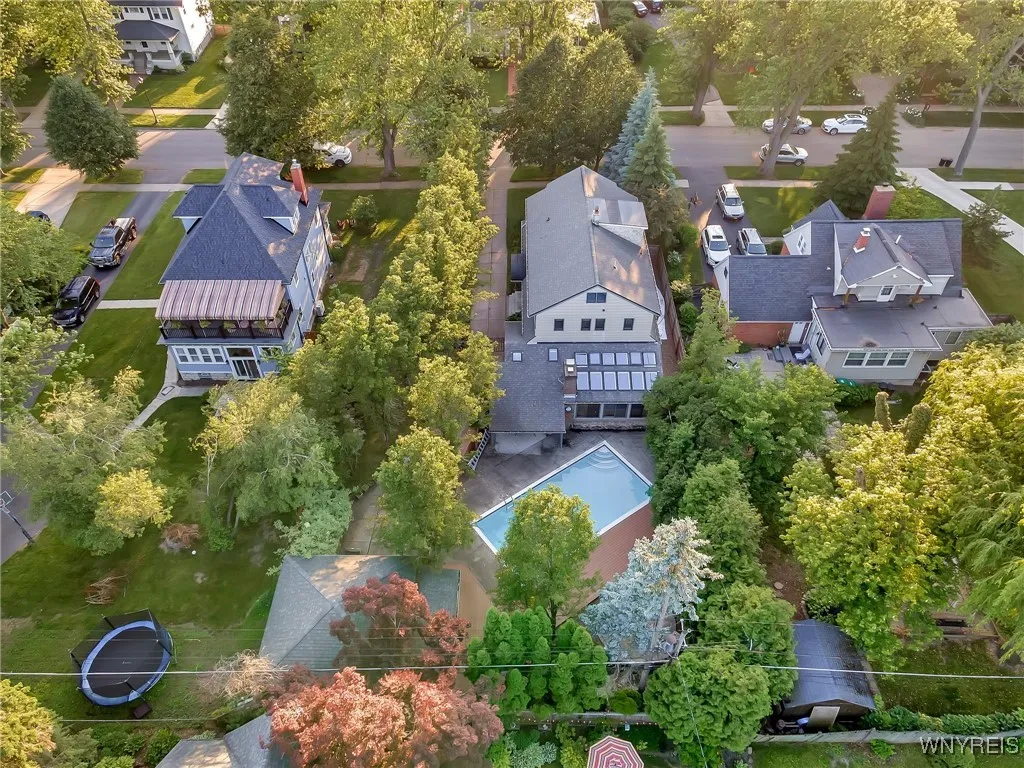49 Burbank Drive, Amherst, New York 14226, Amherst, New York 14226, 3 Bedrooms Bedrooms, 9 Rooms Rooms,3 BathroomsBathrooms,Residential,For Sale,49 Burbank Drive, Amherst, New York 14226,B1624904