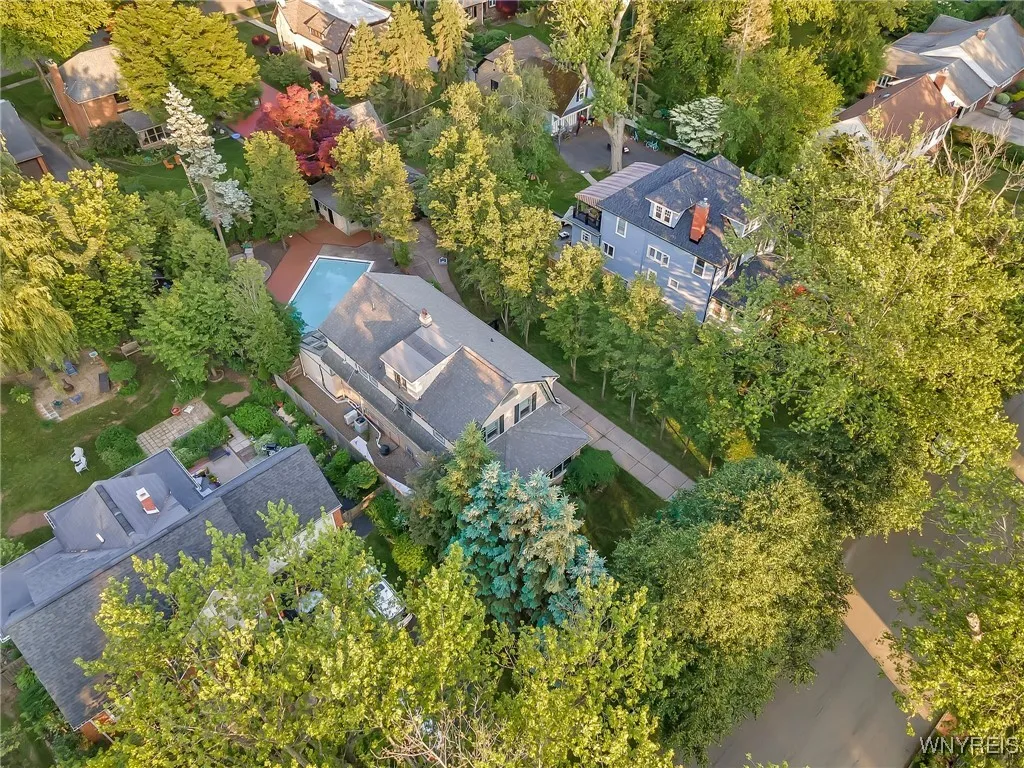 49 Burbank Drive, Amherst, New York 14226, Amherst, New York 14226, 3 Bedrooms Bedrooms, 9 Rooms Rooms,3 BathroomsBathrooms,Residential,For Sale,49 Burbank Drive, Amherst, New York 14226,B1624904