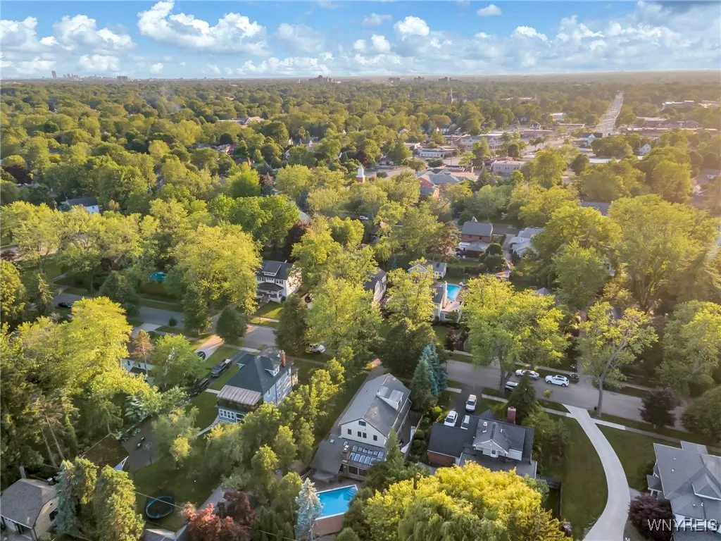 49 Burbank Drive, Amherst, New York 14226, Amherst, New York 14226, 3 Bedrooms Bedrooms, 9 Rooms Rooms,3 BathroomsBathrooms,Residential,For Sale,49 Burbank Drive, Amherst, New York 14226,B1624904