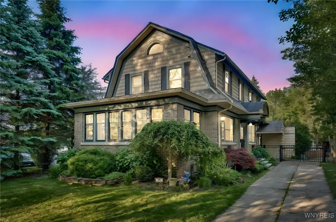 49 Burbank Drive, Amherst, New York 14226, Amherst, New York 14226, 3 Bedrooms Bedrooms, 9 Rooms Rooms,3 BathroomsBathrooms,Residential,For Sale,49 Burbank Drive, Amherst, New York 14226,B1624904