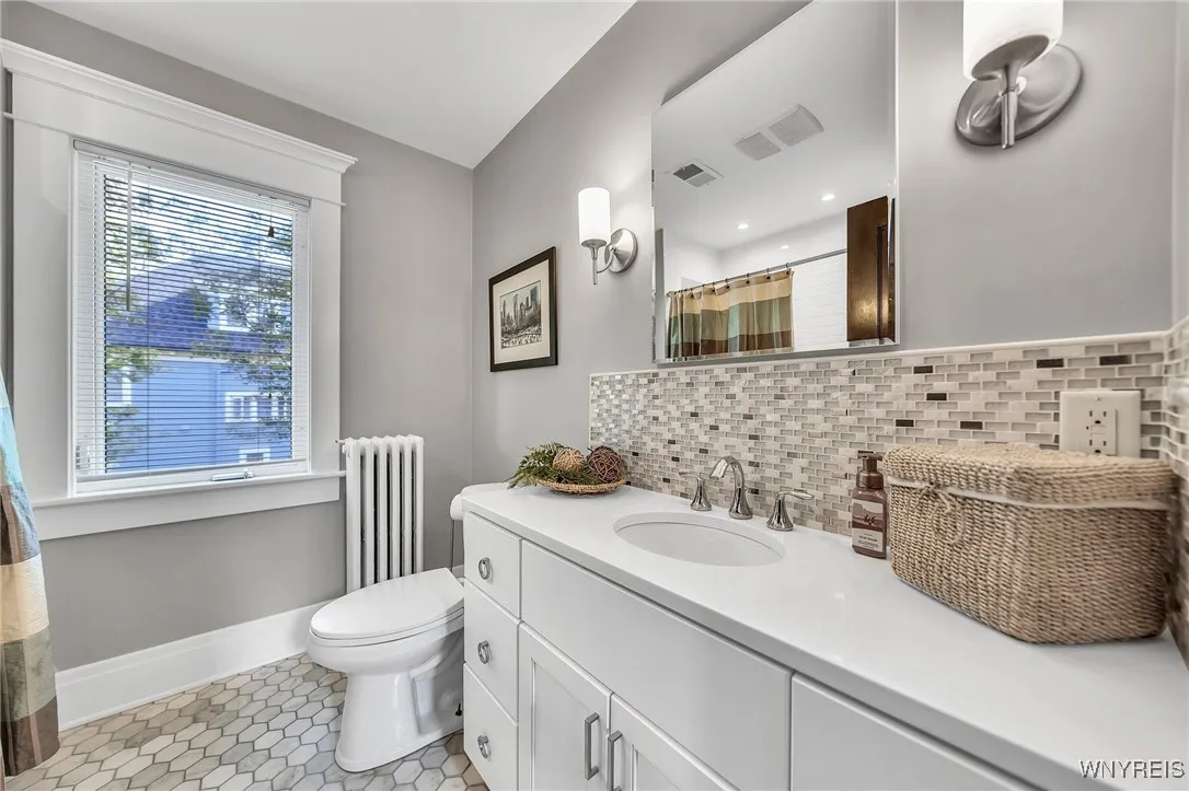 49 Burbank Drive, Amherst, New York 14226, Amherst, New York 14226, 3 Bedrooms Bedrooms, 9 Rooms Rooms,3 BathroomsBathrooms,Residential,For Sale,49 Burbank Drive, Amherst, New York 14226,B1624904