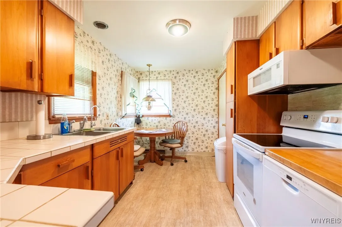 3101 Culvert Road, Ridgeway, New York 14103, Ridgeway, New York 14103, 3 Bedrooms Bedrooms, 6 Rooms Rooms,2 BathroomsBathrooms,Residential,Closed,3101 Culvert Road, Ridgeway, New York 14103,0,B1626000