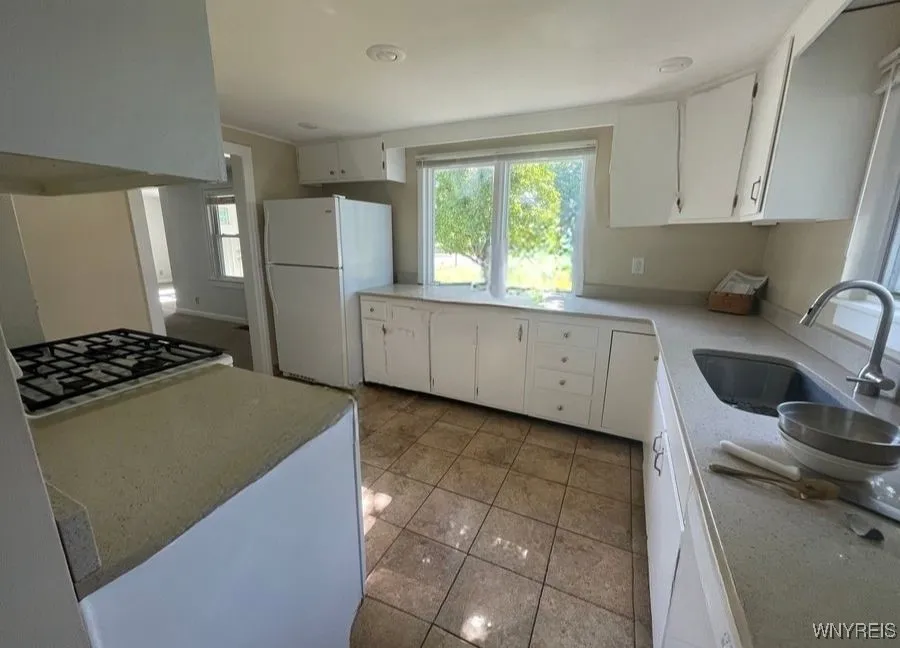 4289 Harris Hill Road, Clarence, New York 14221, Clarence, New York 14221, 4 Bedrooms Bedrooms, 7 Rooms Rooms,1 BathroomBathrooms,Residential Lease,For Rent,4289 Harris Hill Road, Clarence, New York 14221,B1625548