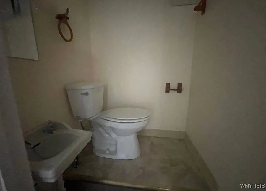 4289 Harris Hill Road, Clarence, New York 14221, Clarence, New York 14221, 4 Bedrooms Bedrooms, 7 Rooms Rooms,1 BathroomBathrooms,Residential Lease,For Rent,4289 Harris Hill Road, Clarence, New York 14221,B1625548