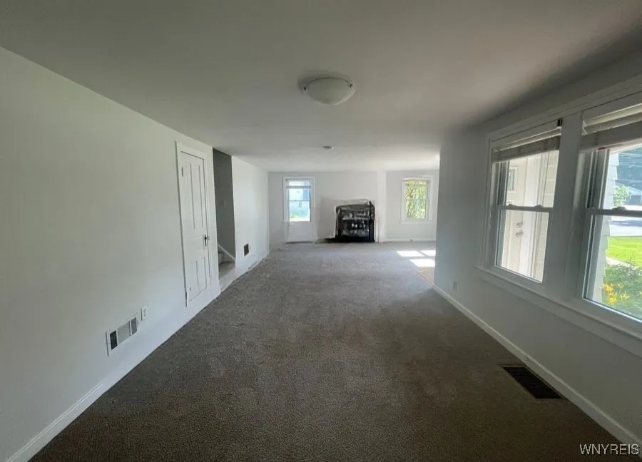 4289 Harris Hill Road, Clarence, New York 14221, Clarence, New York 14221, 4 Bedrooms Bedrooms, 7 Rooms Rooms,1 BathroomBathrooms,Residential Lease,For Rent,4289 Harris Hill Road, Clarence, New York 14221,B1625548