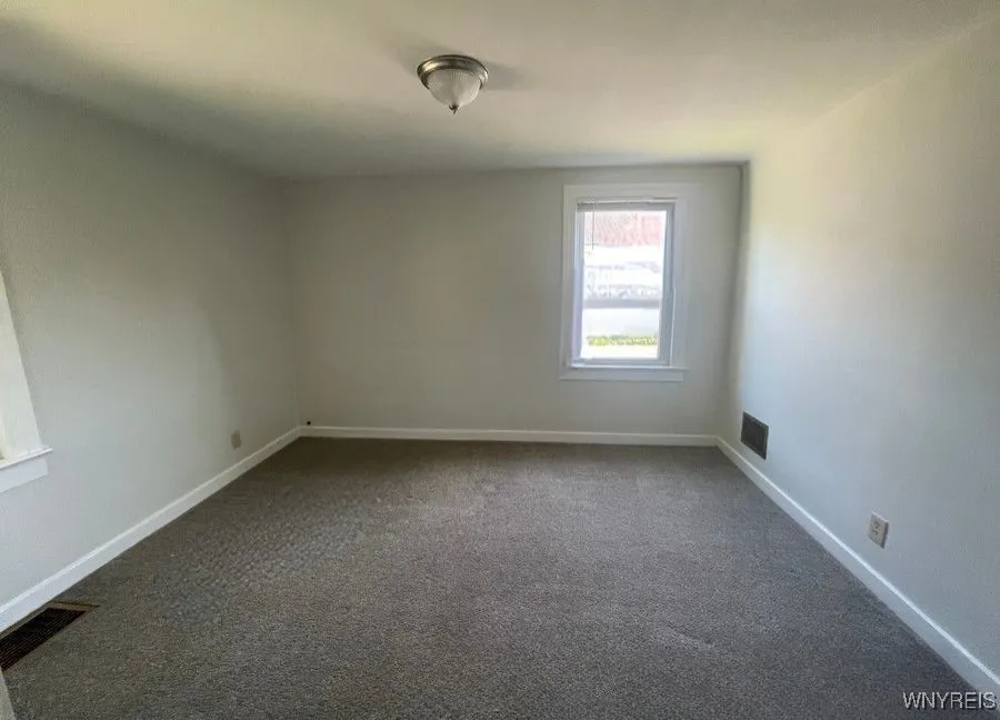 4289 Harris Hill Road, Clarence, New York 14221, Clarence, New York 14221, 4 Bedrooms Bedrooms, 7 Rooms Rooms,1 BathroomBathrooms,Residential Lease,For Rent,4289 Harris Hill Road, Clarence, New York 14221,B1625548