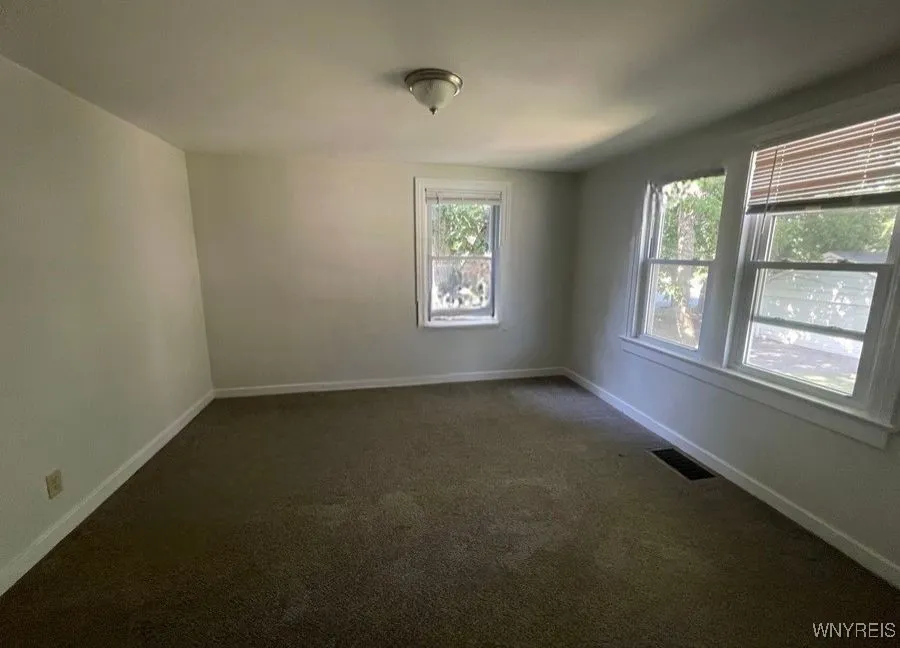 4289 Harris Hill Road, Clarence, New York 14221, Clarence, New York 14221, 4 Bedrooms Bedrooms, 7 Rooms Rooms,1 BathroomBathrooms,Residential Lease,For Rent,4289 Harris Hill Road, Clarence, New York 14221,B1625548