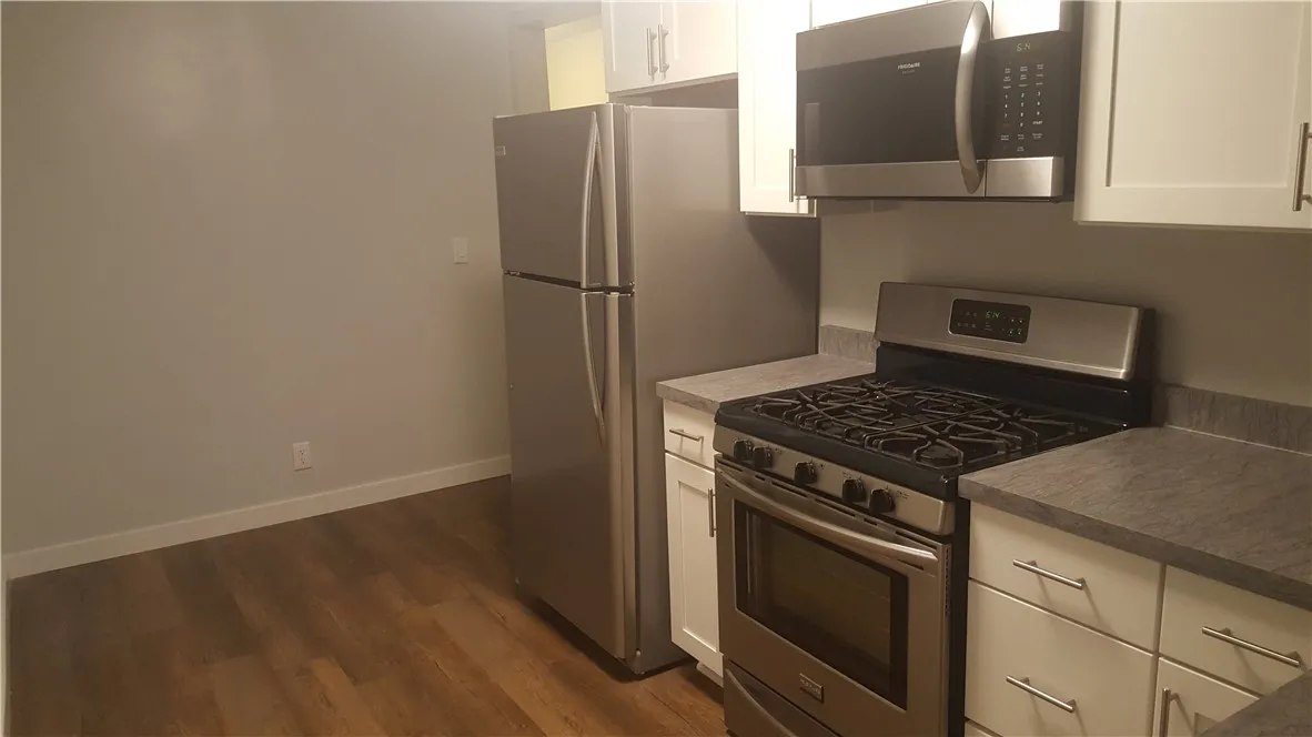 1063 East Avenue 6, Rochester, New York 14607, Rochester, New York 14607, 1 Bedroom Bedrooms, 3 Rooms Rooms,1 BathroomBathrooms,Residential Lease,For Rent,1063 East Avenue 6, Rochester, New York 14607,R1626050
