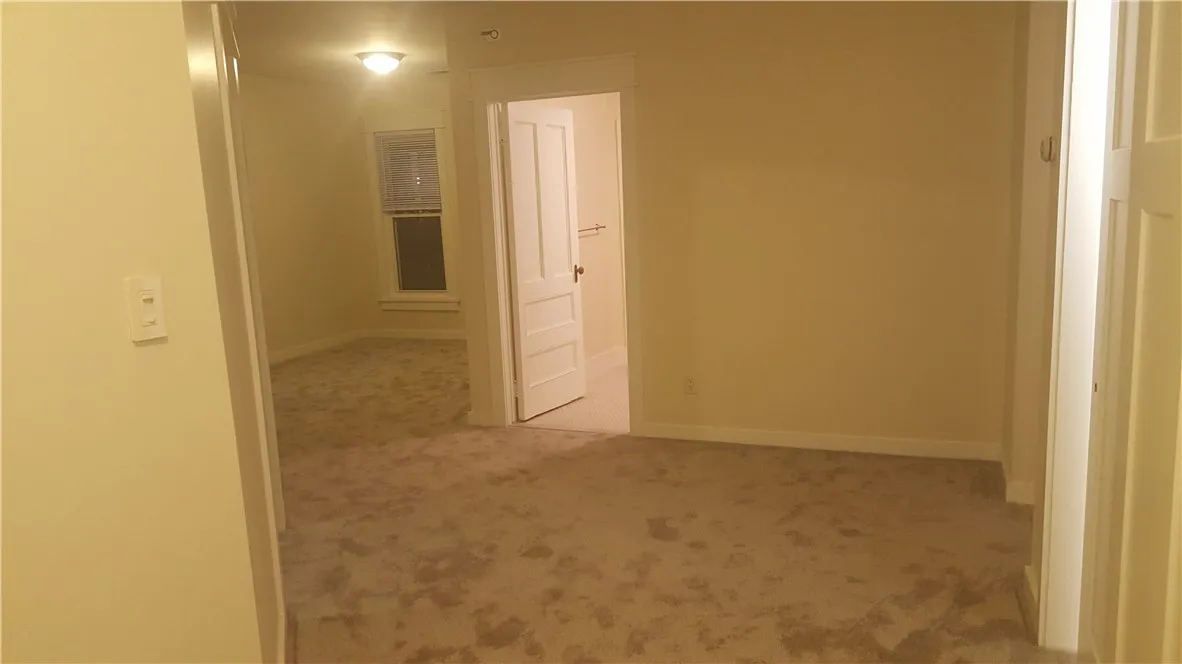 1063 East Avenue 6, Rochester, New York 14607, Rochester, New York 14607, 1 Bedroom Bedrooms, 3 Rooms Rooms,1 BathroomBathrooms,Residential Lease,For Rent,1063 East Avenue 6, Rochester, New York 14607,R1626050