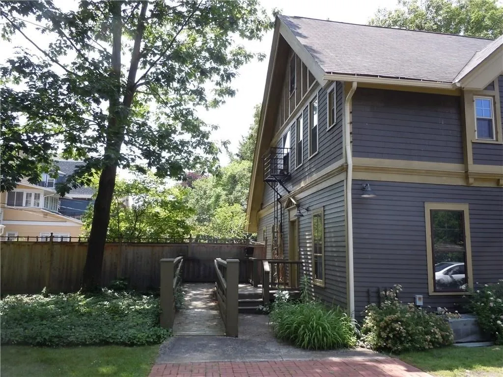 1063 East Avenue 6, Rochester, New York 14607, Rochester, New York 14607, 1 Bedroom Bedrooms, 3 Rooms Rooms,1 BathroomBathrooms,Residential Lease,For Rent,1063 East Avenue 6, Rochester, New York 14607,R1626050