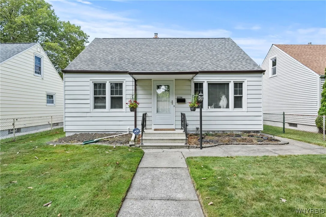 3336 C Street, Niagara Falls, New York 14303, Niagara Falls, New York 14303, 4 Bedrooms Bedrooms, 8 Rooms Rooms,2 BathroomsBathrooms,Residential,Closed,3336 C Street, Niagara Falls, New York 14303,0,B1626033