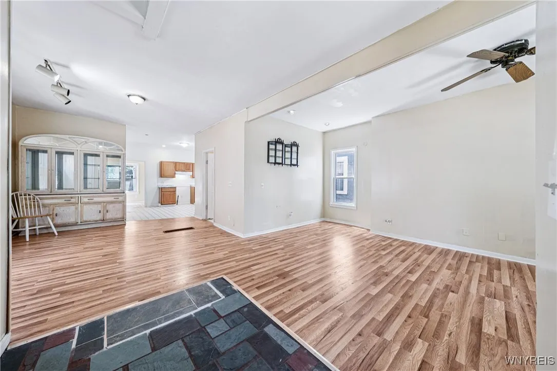 27 Heward Avenue, Buffalo, New York 14207, Buffalo, New York 14207, 5 Bedrooms Bedrooms, 8 Rooms Rooms,2 BathroomsBathrooms,Residential,For Sale,27 Heward Avenue, Buffalo, New York 14207,B1626009