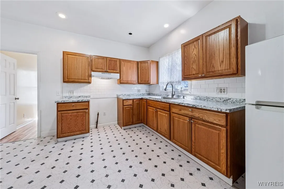 27 Heward Avenue, Buffalo, New York 14207, Buffalo, New York 14207, 5 Bedrooms Bedrooms, 8 Rooms Rooms,2 BathroomsBathrooms,Residential,For Sale,27 Heward Avenue, Buffalo, New York 14207,B1626009