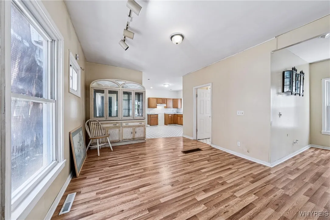 27 Heward Avenue, Buffalo, New York 14207, Buffalo, New York 14207, 5 Bedrooms Bedrooms, 8 Rooms Rooms,2 BathroomsBathrooms,Residential,For Sale,27 Heward Avenue, Buffalo, New York 14207,B1626009