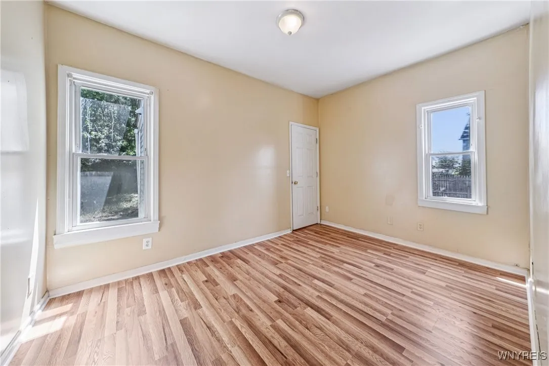 27 Heward Avenue, Buffalo, New York 14207, Buffalo, New York 14207, 5 Bedrooms Bedrooms, 8 Rooms Rooms,2 BathroomsBathrooms,Residential,For Sale,27 Heward Avenue, Buffalo, New York 14207,B1626009