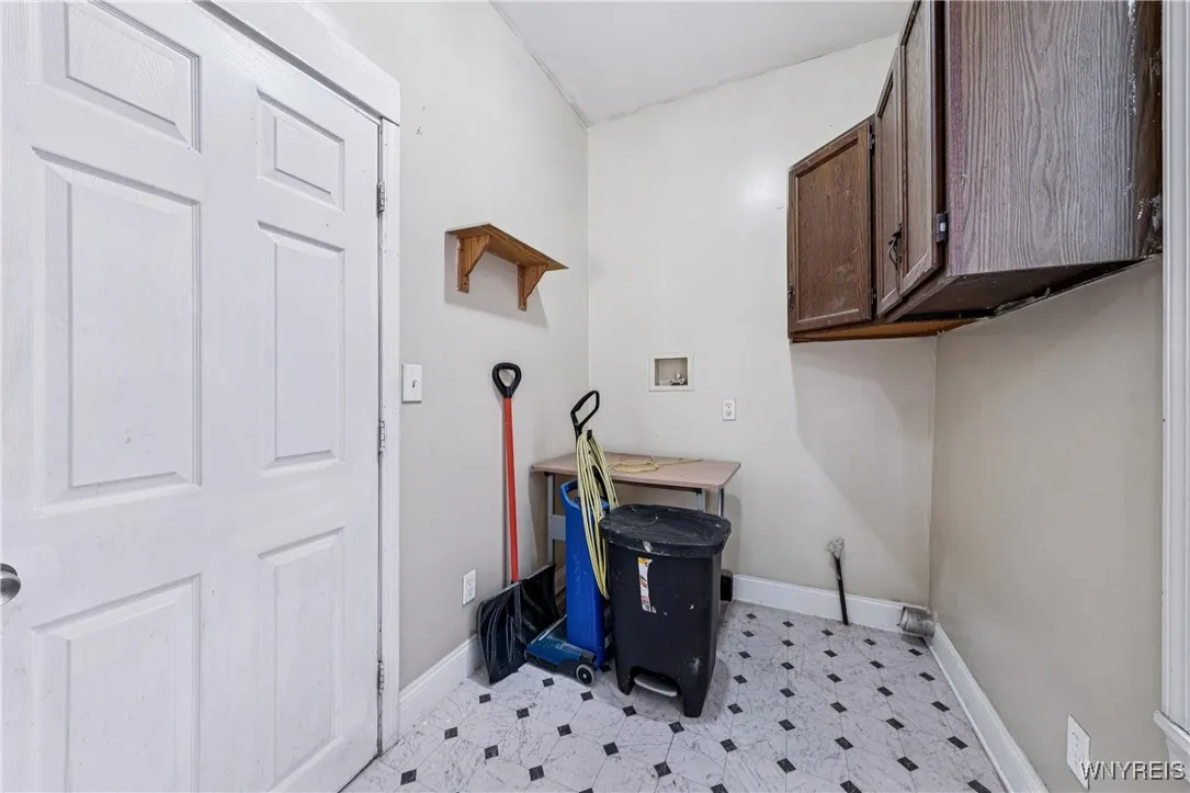 27 Heward Avenue, Buffalo, New York 14207, Buffalo, New York 14207, 5 Bedrooms Bedrooms, 8 Rooms Rooms,2 BathroomsBathrooms,Residential,For Sale,27 Heward Avenue, Buffalo, New York 14207,B1626009