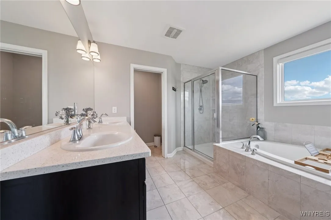 5390 Briannas Nook, Clarence, New York 14031, Clarence, New York 14031, 4 Bedrooms Bedrooms, 8 Rooms Rooms,2 BathroomsBathrooms,Residential,For Sale,5390 Briannas Nook, Clarence, New York 14031,0,B1626038