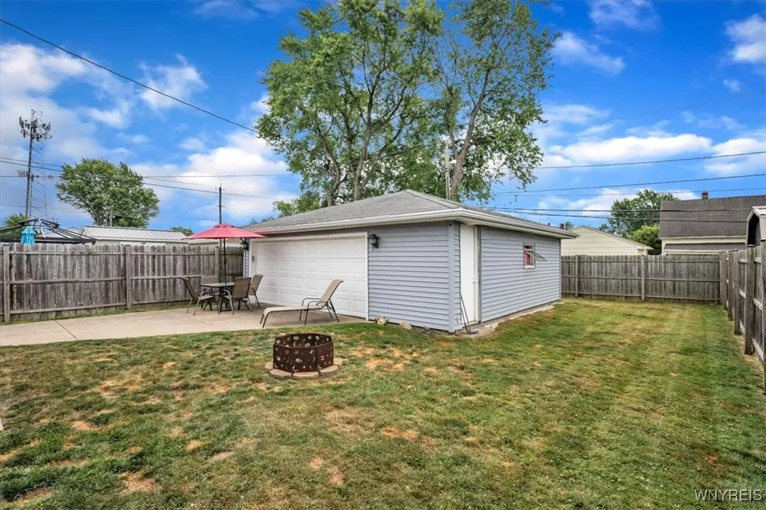 111 Desmond Drive, Tonawanda, New York 14150, Tonawanda, New York 14150, 3 Bedrooms Bedrooms, 10 Rooms Rooms,1 BathroomBathrooms,Residential,Closed,111 Desmond Drive, Tonawanda, New York 14150,0,B1626020